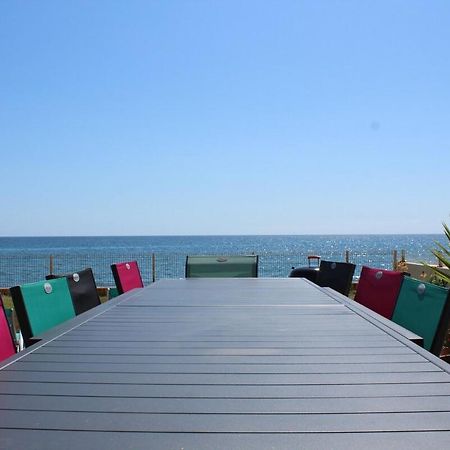 Bord de mer, pieds dans l'eau, vue panoramique Villa Сан-Николао Екстериор снимка