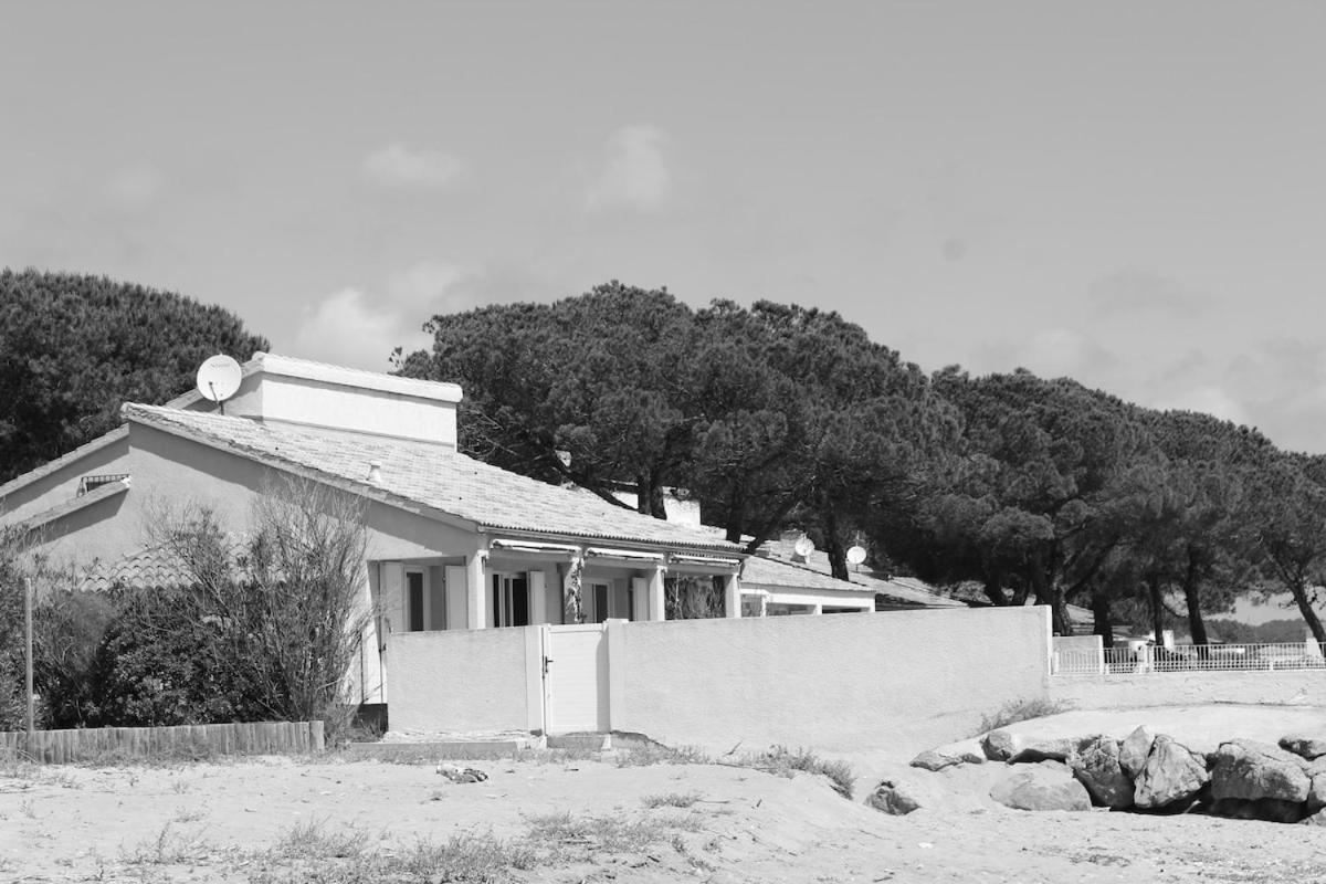 Bord de mer, pieds dans l'eau, vue panoramique Villa Сан-Николао Екстериор снимка