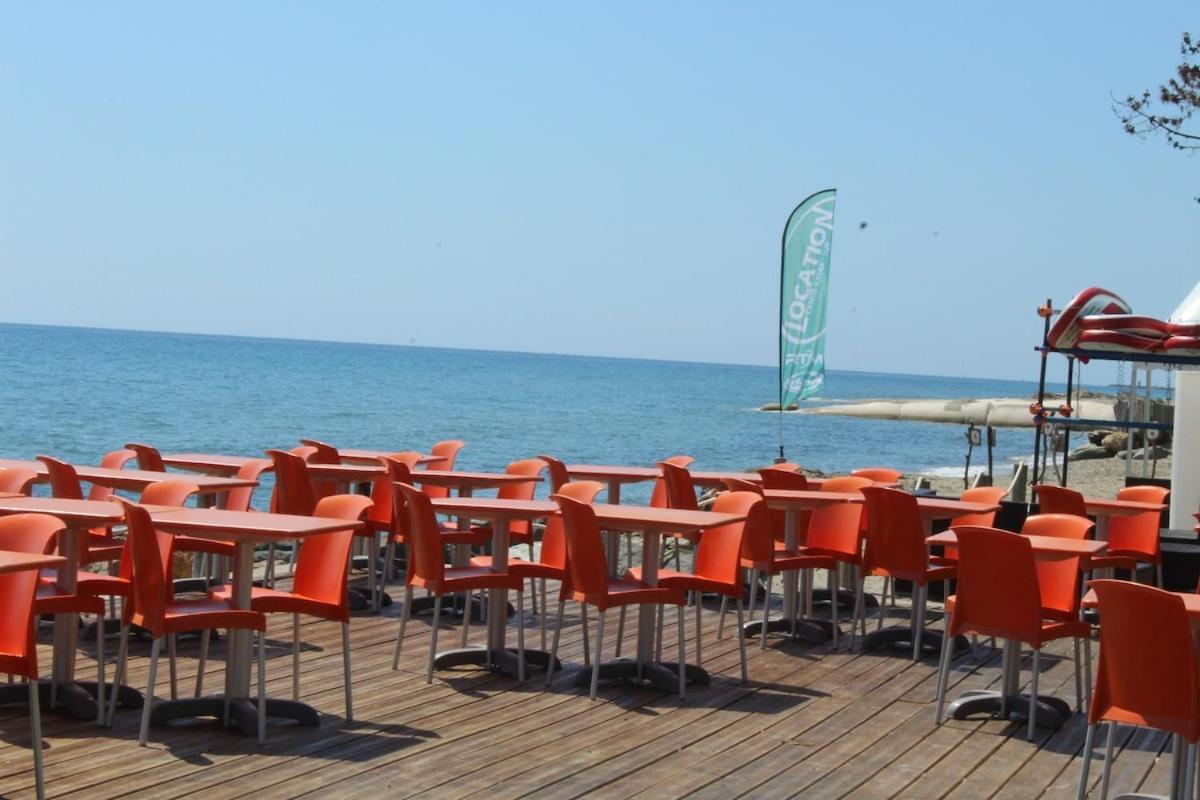 Bord de mer, pieds dans l'eau, vue panoramique Villa Сан-Николао Екстериор снимка