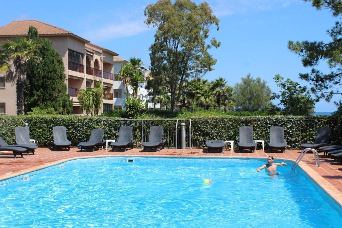 Bord de mer, pieds dans l'eau, vue panoramique Villa Сан-Николао Екстериор снимка