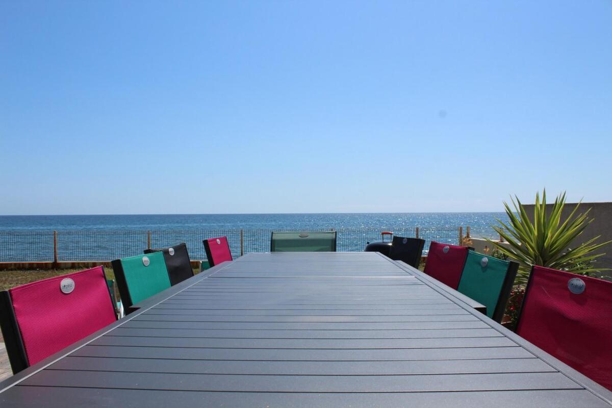 Bord de mer, pieds dans l'eau, vue panoramique Villa Сан-Николао Екстериор снимка